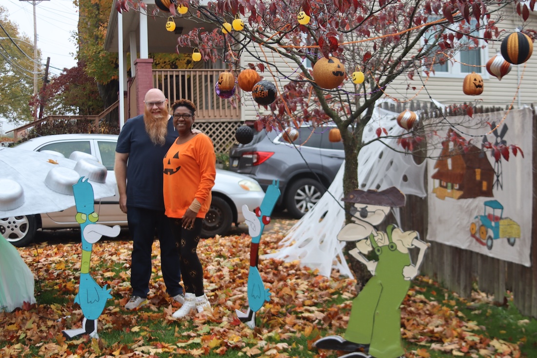 Who out-booed who? ‘Courage the Cowardly Dog’ sweeps Gazette 2.0 decorating contest