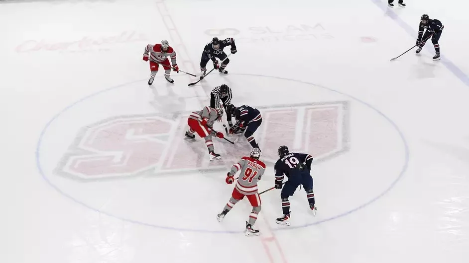 RMU hockey: Colonials’ season ends in Game 3 playoff loss to Sacred Heart